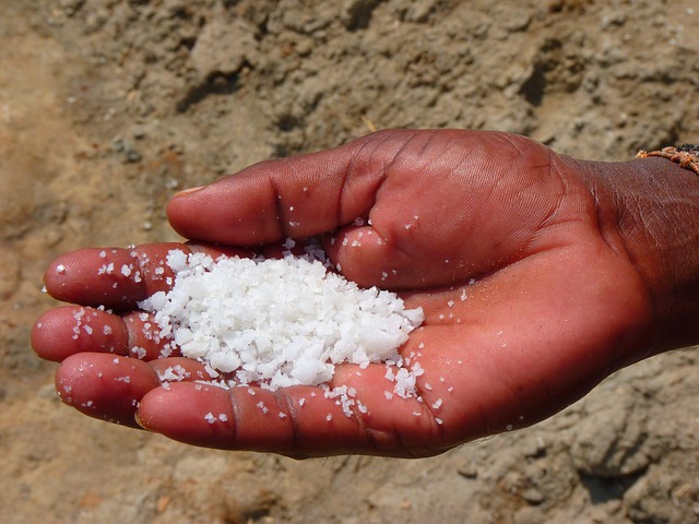 sůl v dlani