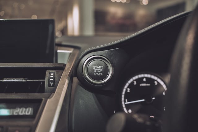 auto startování